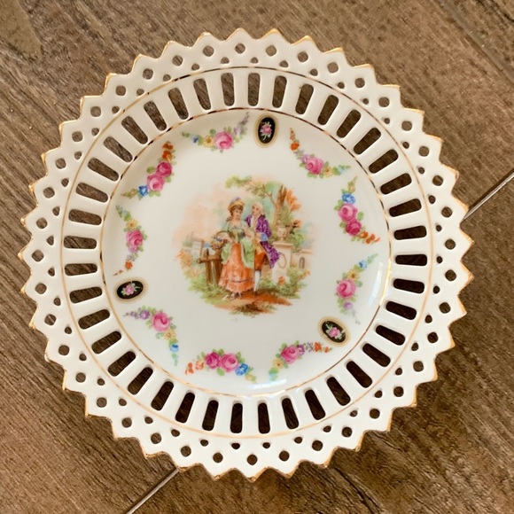 Vintage German Porcelain Reticulated Trinket Dishes - Picture 13 of 15